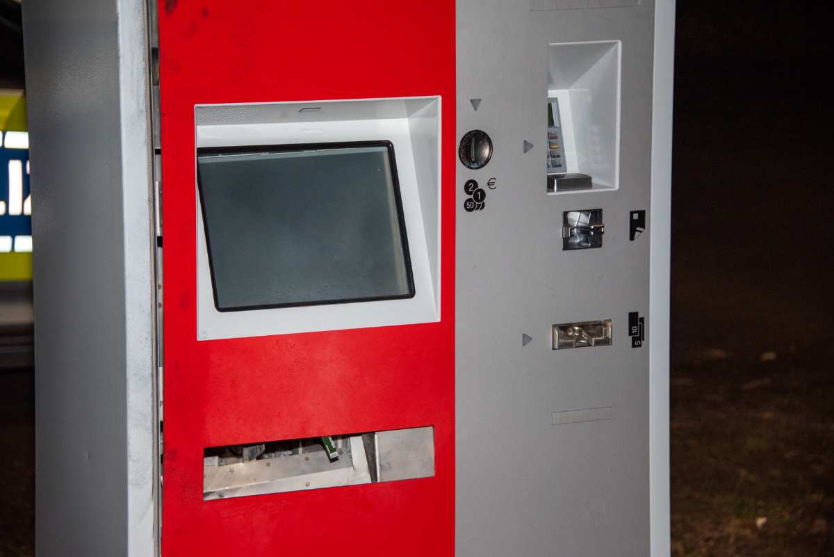 Unbekannte wollten Fahrkartenautomaten sprengen