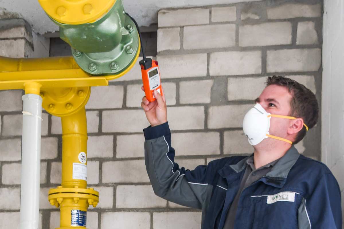 Experten-Blick für die Versorgungssicherheit in Harburg: Gasnetz Hamburg überprüft innenliegende Anlagen