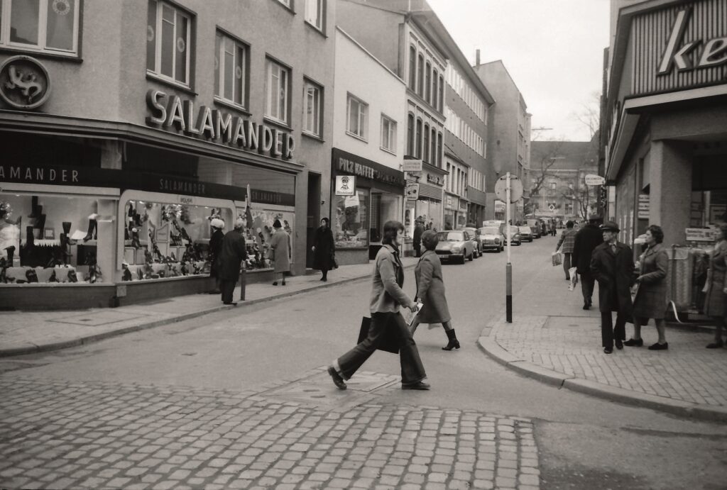 Die Lüneburger Straße gestern und heute — Ein fotografischer Stadtspaziergang