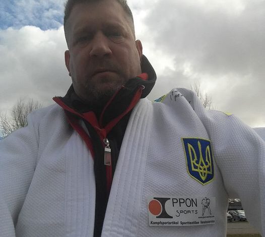 Harburger Judoka reist durch Dänemark um Spenden für ukrainische Sportler zu sammeln
