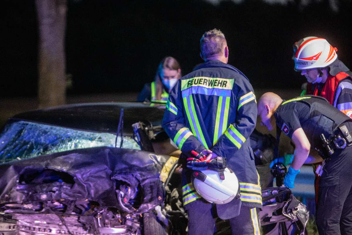 54-jähriger stirbt nach schwerem Verkehrsunfall