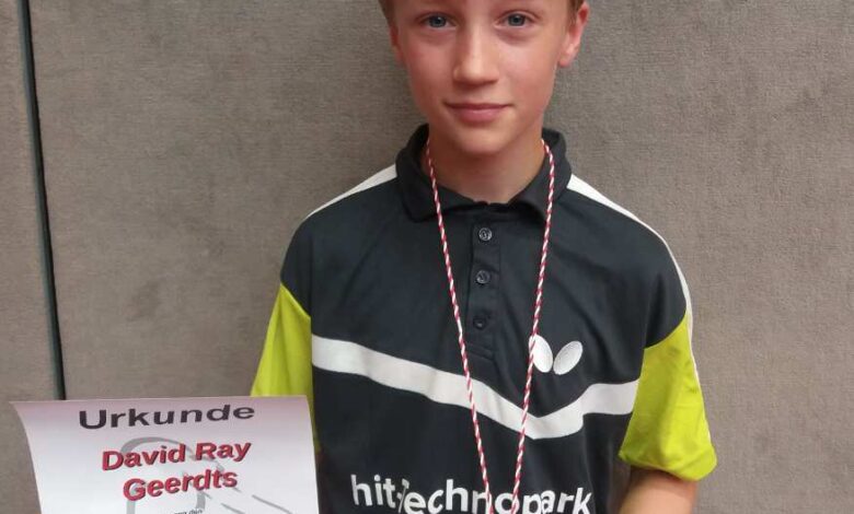 Tischtennis-Nachwuchsspieler David Geerdts von Grün-Weiß Harburg holt den Titel