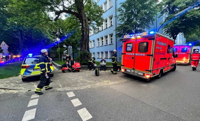 Kellerbrand in Wilhelmsburg - Feuerwehr Hamburg rettet 12 Menschen aus Lebensgefahr