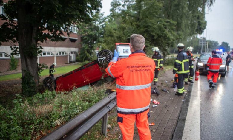 Fahrer verliert Kontrolle über sein Fahrzeug und überschlägt sich
