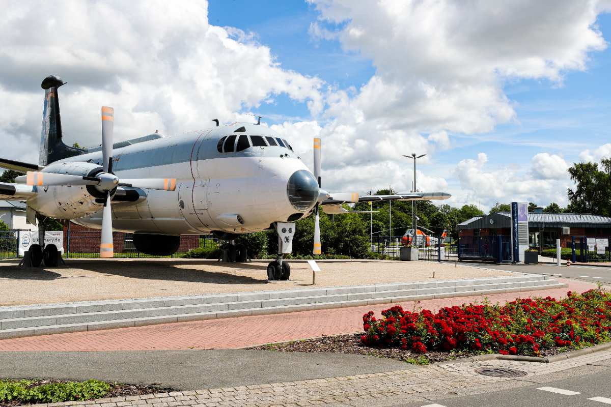 Bundesministerin der Verteidigung besuchte Marinefliegerstützpunkt in Nordholz