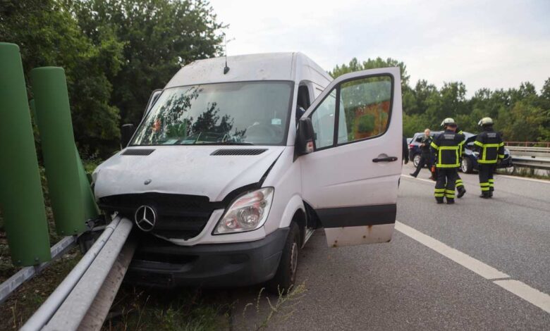Nach Unfall B75 bei Wilhelmsburg in Fahrtrichtung Süden gesperrt