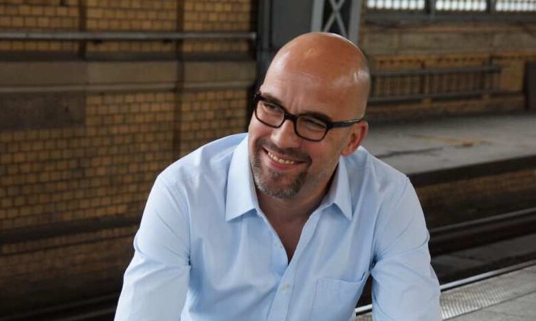 Amüsantes auf dem Heuboden: „Auslese“ – Ein kabarettistischer Vortrag von Lutz von Rosenberg Lipinsky