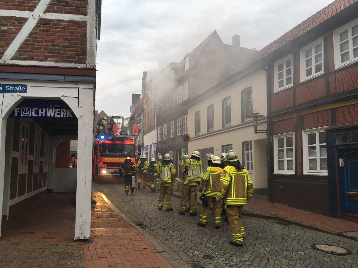 Wohnungsbrand in der Stader Innenstadt schnell gelöscht