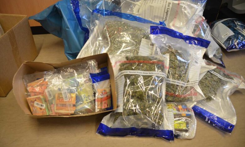 Polizei nimmt Drogenbande hoch und stellt umfangreiche Beweismittel sicher