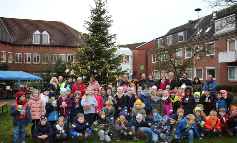 <strong>Weihnachtsbaum geschmückt - Advent in der Gemeinde Seevetal</strong>