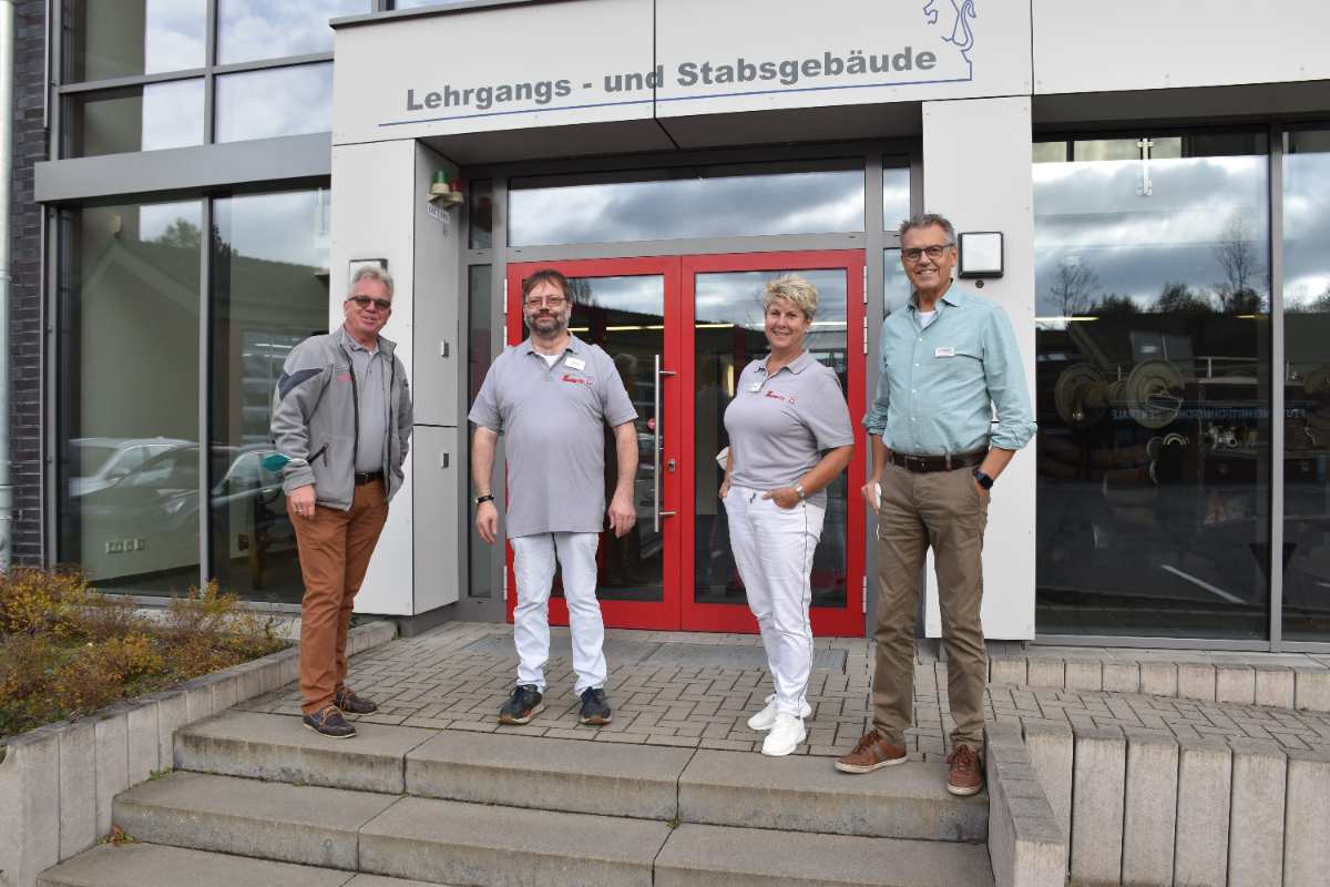 <strong>Impfteam der Johanniter impft mehr als 100 Polizisten</strong> 1 <strong>Impfteam der Johanniter impft mehr als 100 Polizisten</strong>