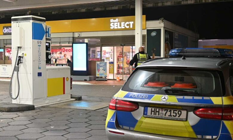 Große Fahndungsmaßnahme nach Raubüberfall auf zwei Tankstellen in Harburg