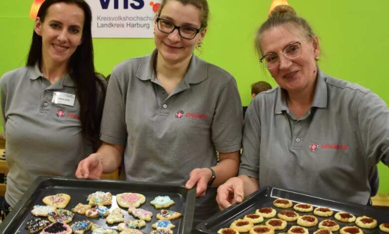 <strong>Johanniter backen Weihnachtskekse mit ukrainischen Kindern</strong> 3 <strong>Johanniter backen Weihnachtskekse mit ukrainischen Kindern</strong>