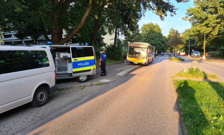 Das Bild zeigt einen HVV Bus