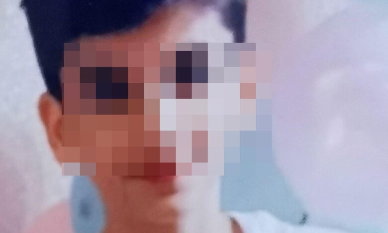 Es ist eine gepixelte Person zu sehen.