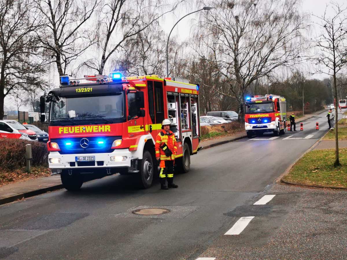 Einsatzort mit zwei Fahrzeugen.