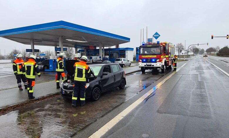 Feuerwehr Maschen löscht PKW-Brand auf der Winsener Straße selbstständig