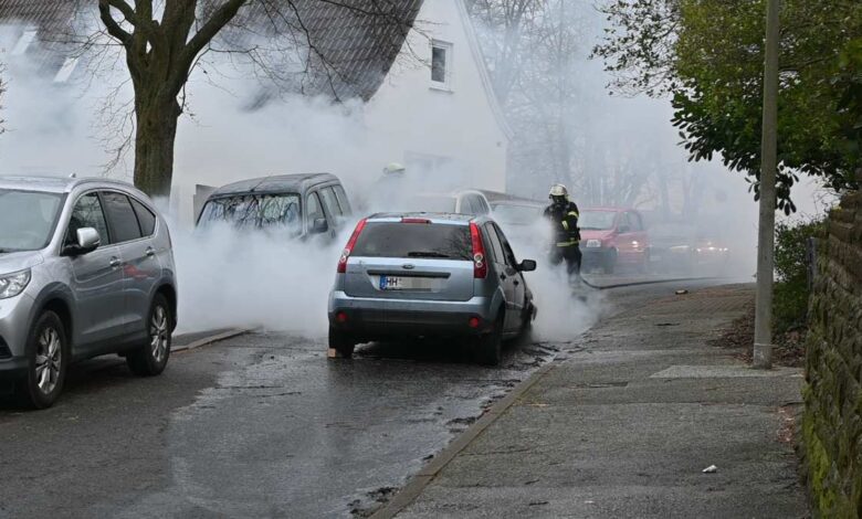 Brennendes Fahrzeug.