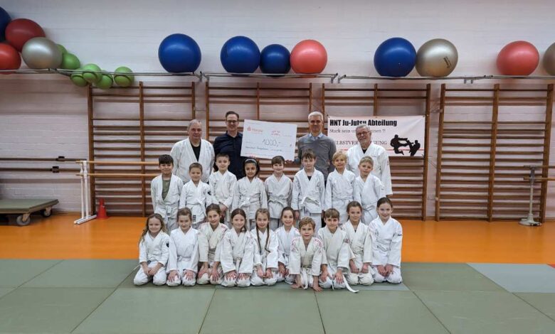 Ju-Jutsu-Nachwuchsabteilung der HNT erhält 1000 Euro Förderung für neue Trainingsmatten 12 Ein Mannschaftsfoto.