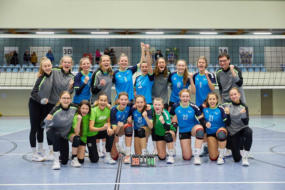 Volleyball-Team Hamburg sichert Klassenerhalt mit 3:1-Sieg und erfolgreicher Tafel-Spendenaktion