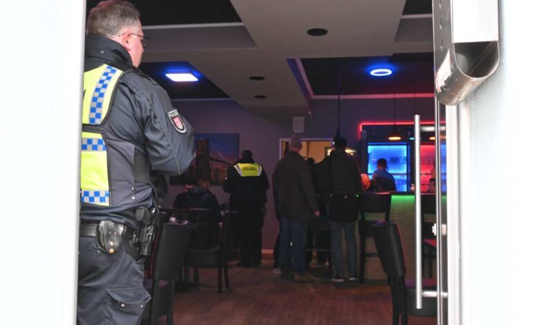 Illegales Glücksspiel: Polizei schließt zwei Lokale in Harburg