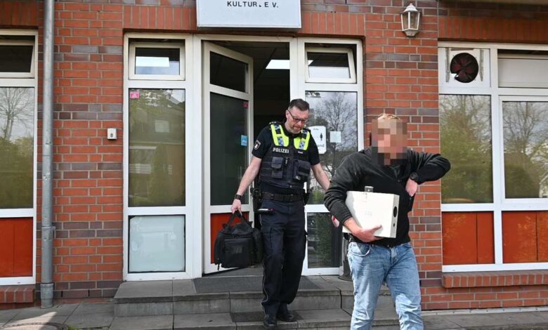 Polizei und Bezirksamt kontrollieren Kulturverein in Neugraben