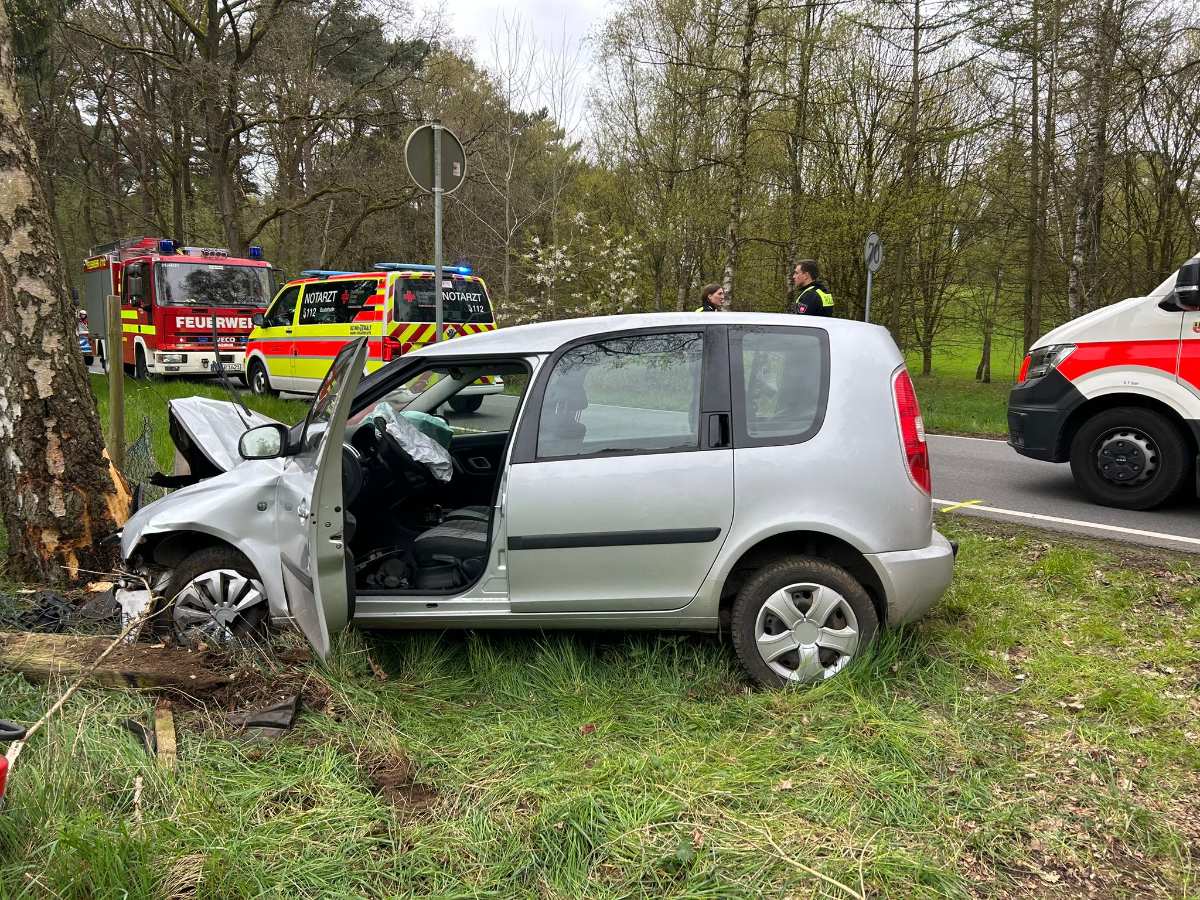 85-jähriger Autofahrer bei Unfall in Buxtehude schwer verletzt 1 Unfallstelle