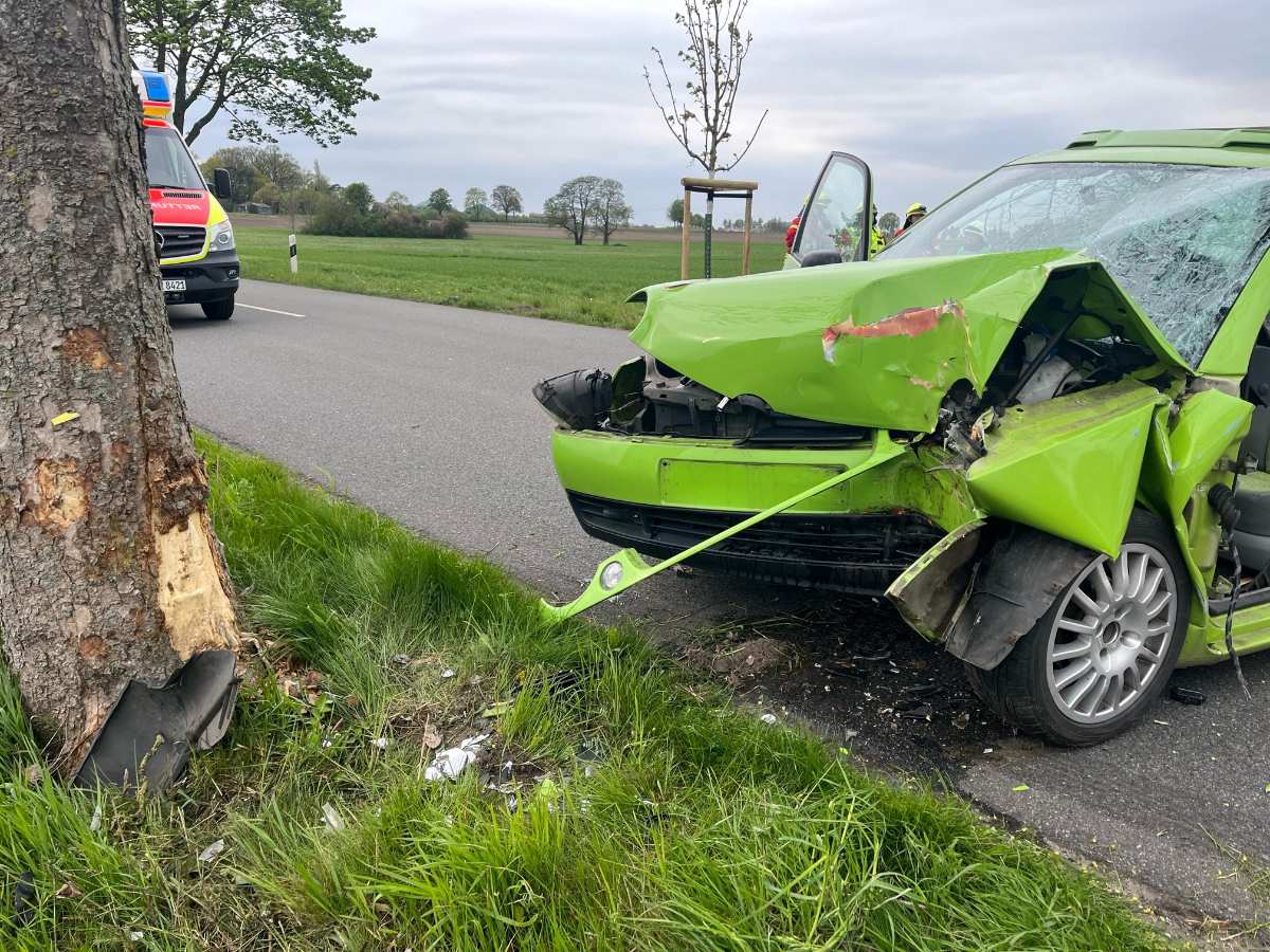 29-jähriger Autofahrer bei Unfall in der Gemarkung Ahlerstedt schwer verletzt