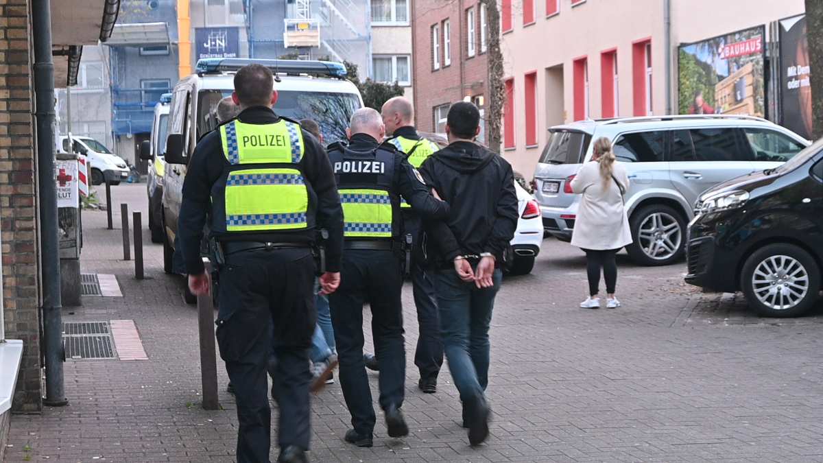 Polizei und Bezirksamt Harburg bekämpfen illegales Glücksspiel in Gaststätte und Vereinslokal