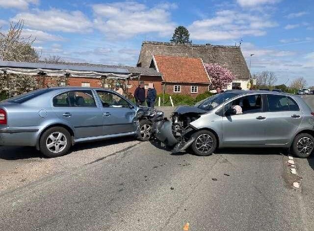 Fünf Autos an Unfall In Jork-Hove beteiligt - zwei Insassen leicht verletzt