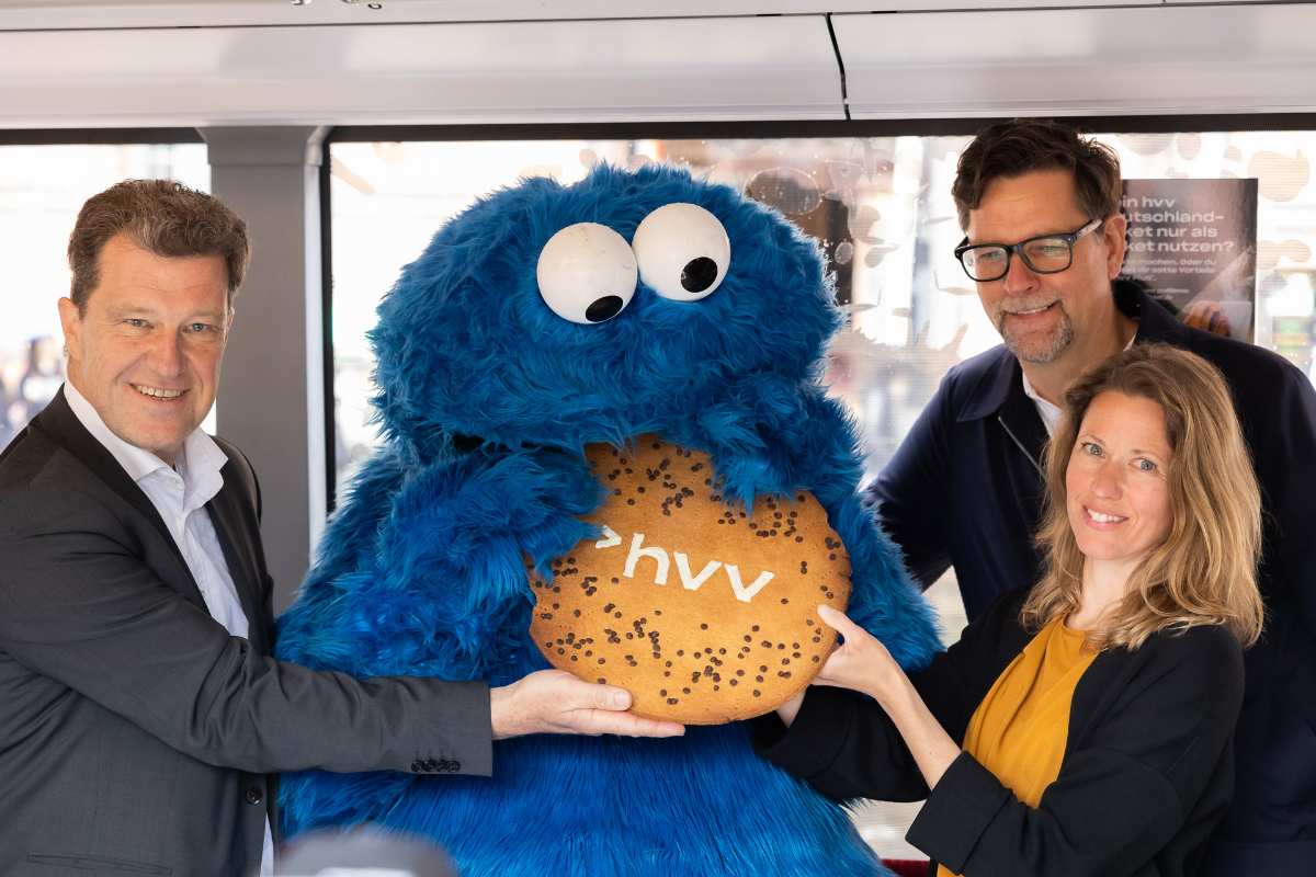 Zum 50. Jubiläum der Kultsendung: HVV rollt nostalgisch mit dem Sesamstraßenbus durch Hamburg