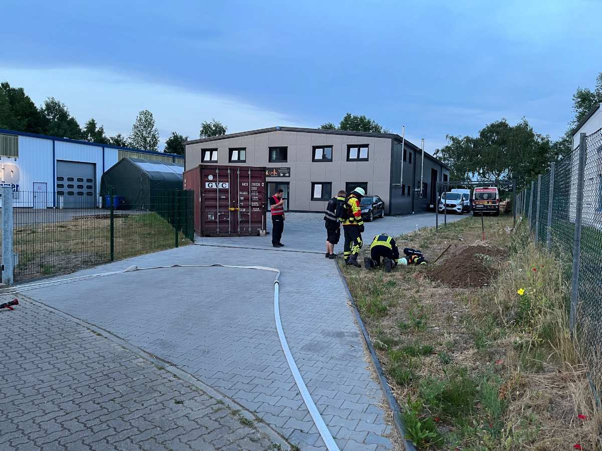 Gasleitung in Ramelsloh bei Erdarbeiten beschädigt – Feuerwehr Seevetal im Einsatz