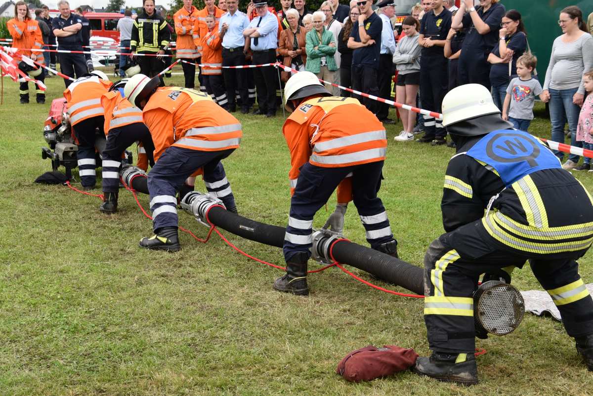 Freiwillige Feuerwehr Tönnhausen triumphiert beim Kreisfeuerwehrtag in Marschacht