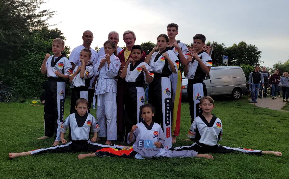 HNT-Showteam zu Gast bei Großmeister Hans Höhn