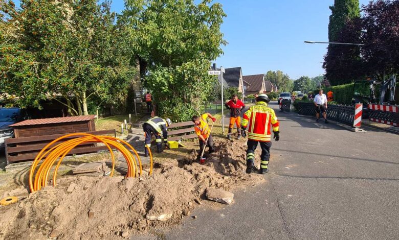 Erneut Gasleitung bei Bauarbeiten in Maschen beschädigt – Feuerwehr dichtet Leckstelle ab 1 Erneut Gasleitung bei Bauarbeiten in Maschen beschädigt – Feuerwehr dichtet Leckstelle ab