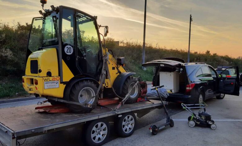 Radlader in Harsefeld unterschlagen - Baumaschine im Bereich Dresden auf der Autobahn sichergestellt