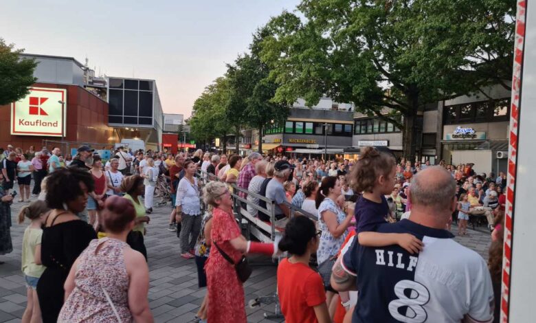 Afro-Gospel Voices und Neugraben erleben: Hunderte Besucher feierten das Leben