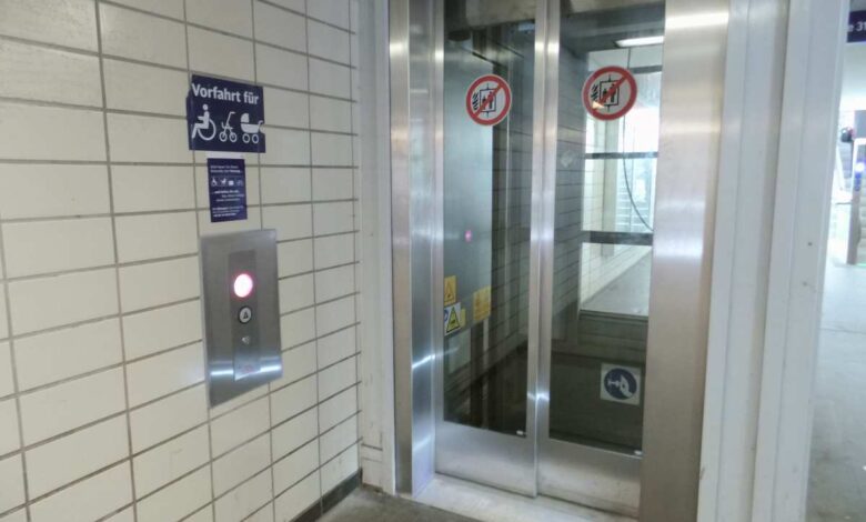 Monatelanger Ausfall der Aufzugsanlage am Bahnhof Neuwiedenthal beendet 3 Monatelanger Ausfall der Aufzugsanlage am Bahnhof Neuwiedenthal beendet