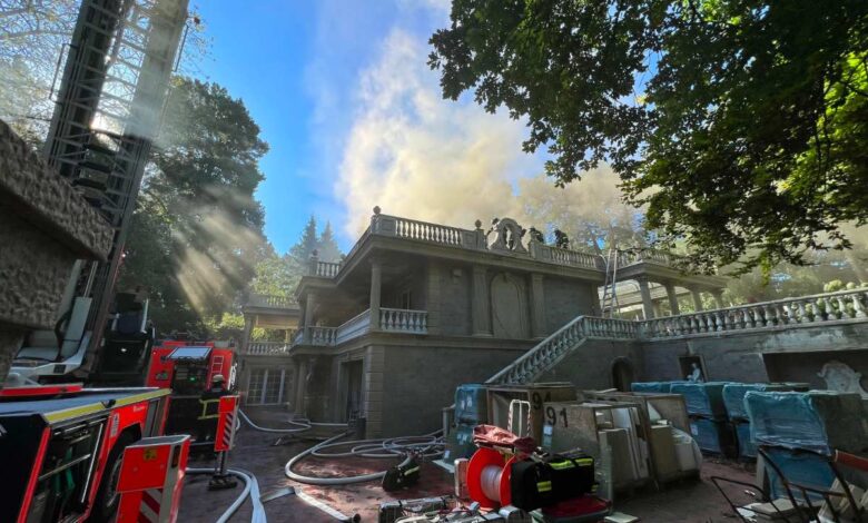 Großeinsatz der Feuerwehr in Hausbruch fordert 170 Rettungskräfte heraus 19 Großeinsatz der Feuerwehr in Hausbruch fordert 170 Rettungskräfte heraus