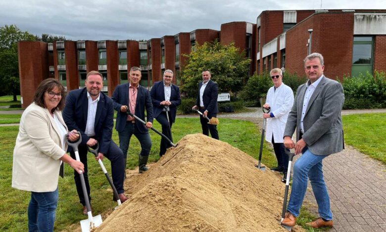 Spatenstich an der OsteMed Klinik Bremervörde – Baumaßnahmen starten im September