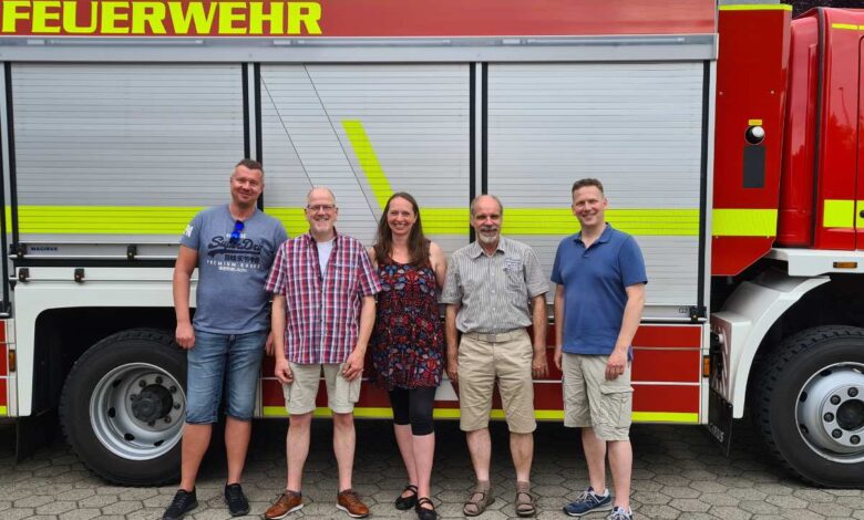 Ehemaliges Unfallopfer dankt seinen Rettern – Große Freude bei Maschener Feuerwehrleuten über Besuch einer Überlebenden