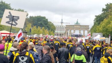 30.000 fuhren nach Berlin: Deutschlands Postler haben Angst um ihre Arbeitsplätze