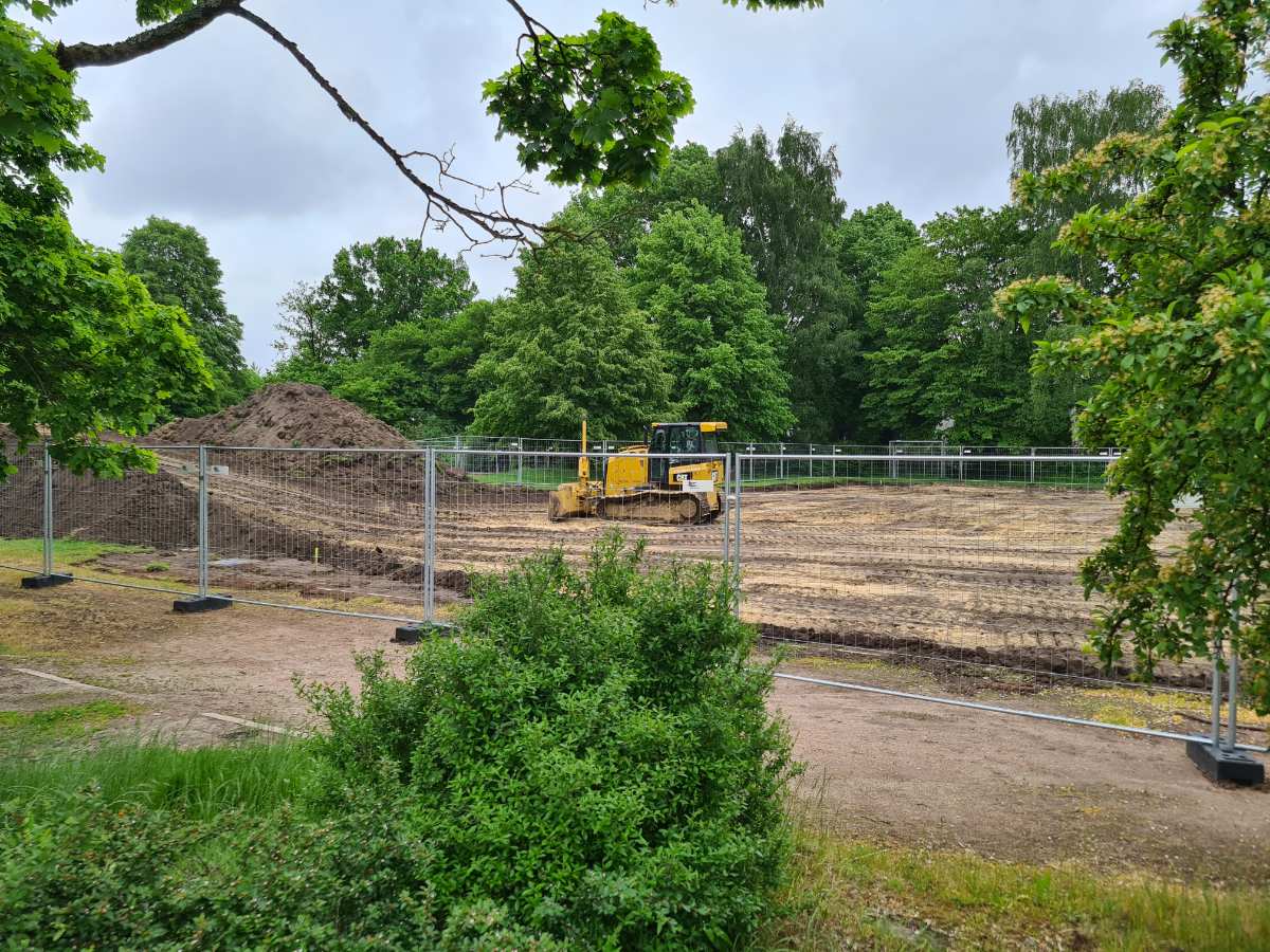Öffentliche Unterkünfte für Geflüchtete am Limit: Neubau in Neuwiedenthal verzögert sich