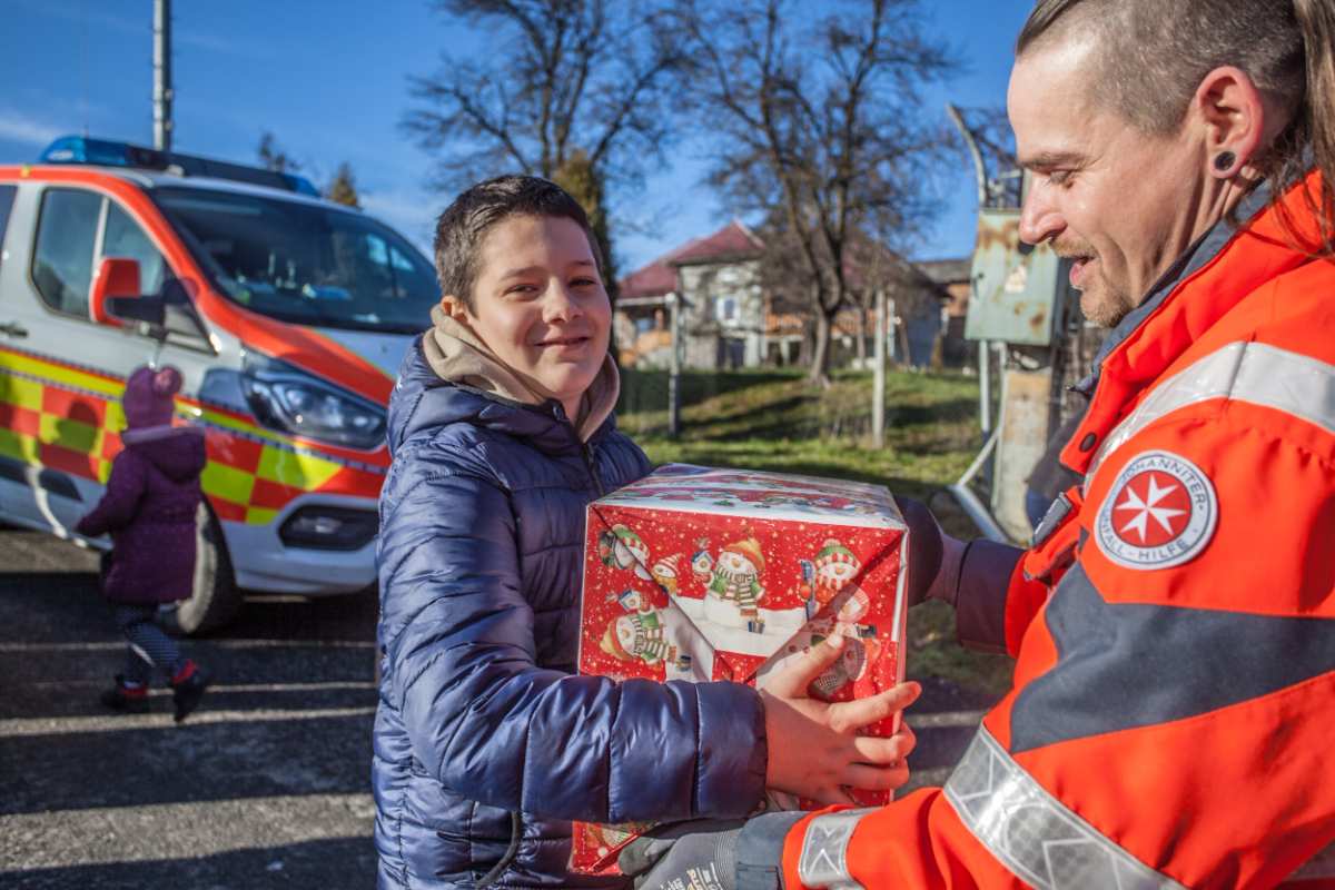 Freude am Helfen: Startschuss für den Johanniter-Weihnachtstrucker
