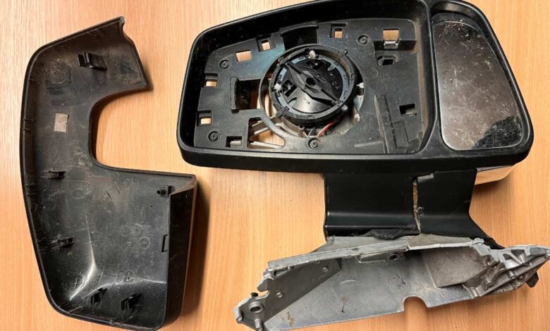Nach Unfallflucht sucht Polizei Werkstattmitarbeiter, die Hinweise geben können