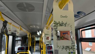 KVG überrascht Fahrgäste mit leckerem Weihnachtsgruß