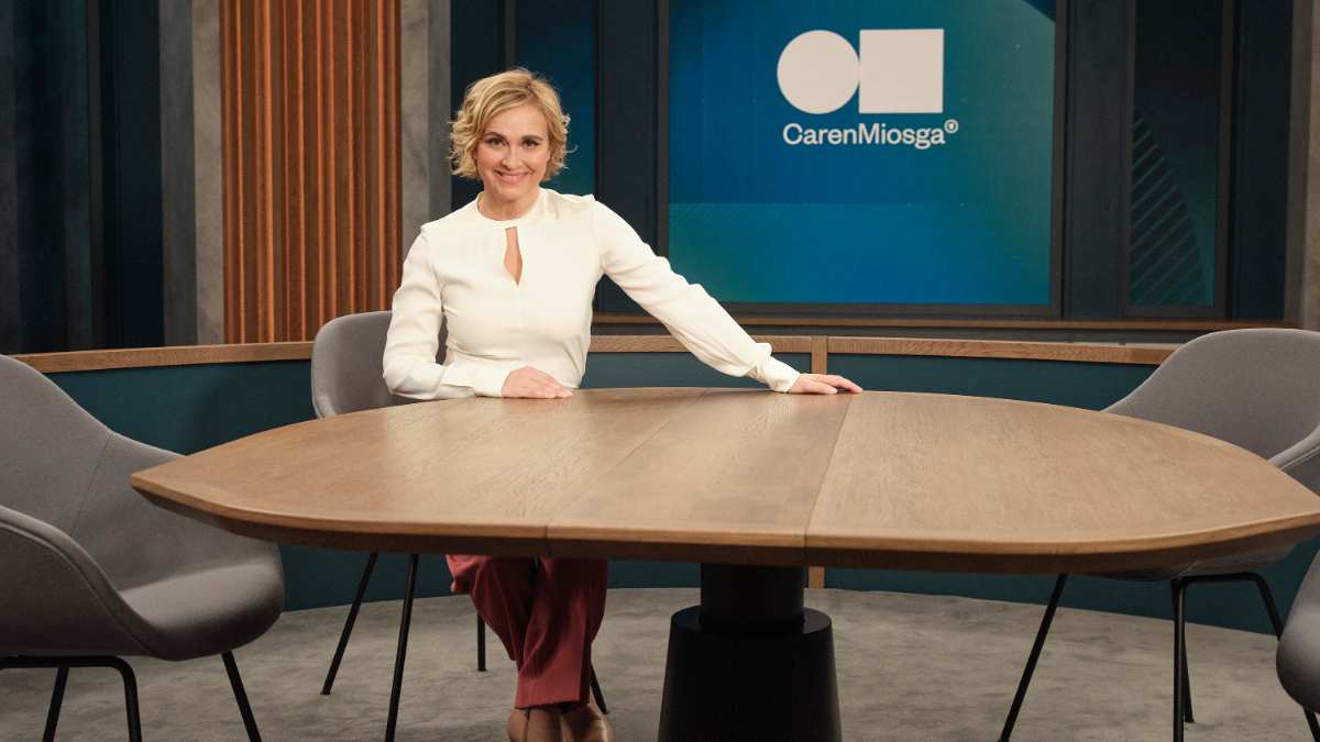 Caren Miosga stellt ihr neues Studio und das Konzept der Talkshow vor