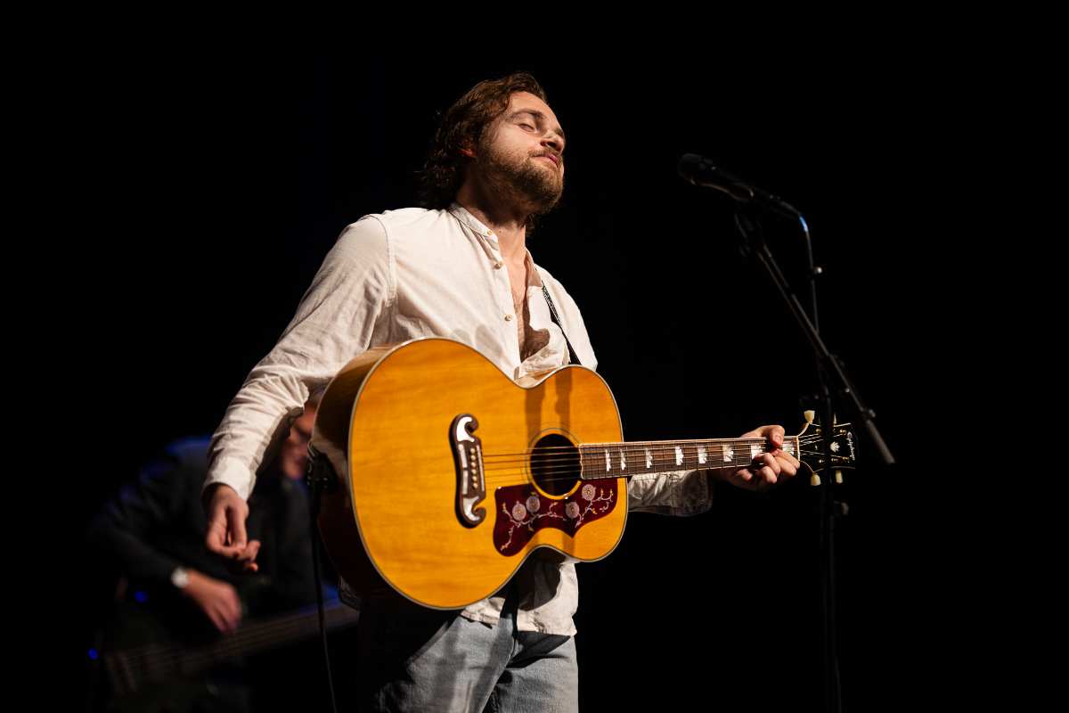 "Morning has broken" erklingt in der Burg Seevetal: Tribute-Konzert entführt das Publikum in die Siebziger