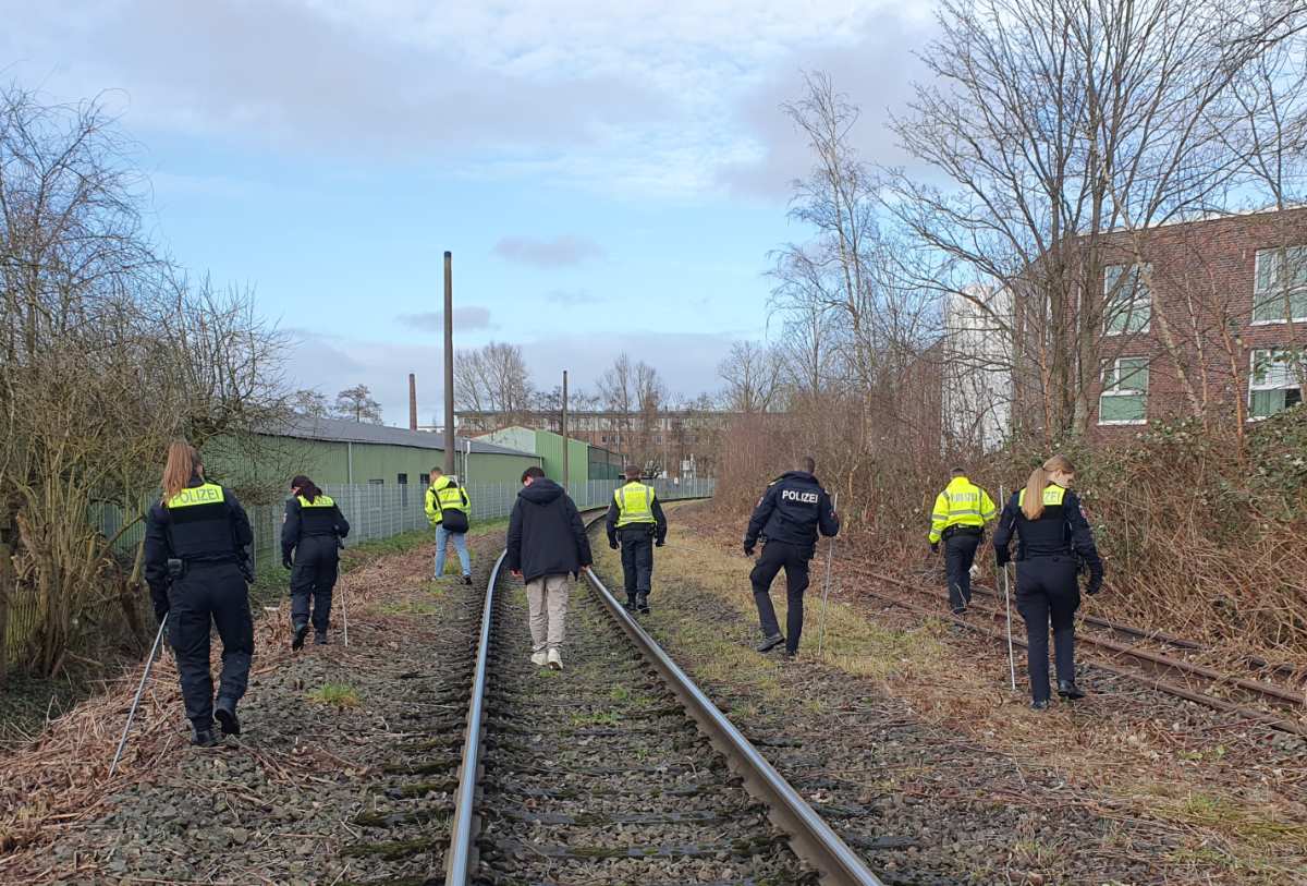 Tötung am Stader Bahnhof: Polizei setzt Ermittlungen fort und sucht zwei Frauen