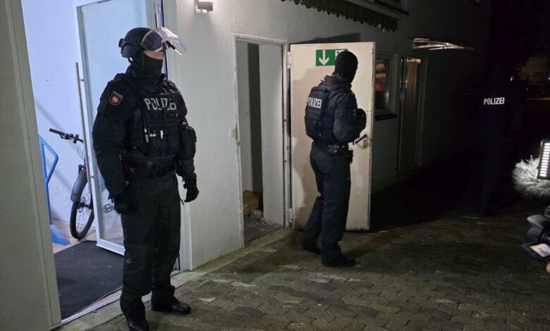 Stader Mordkommission nimmt mehrere Tatverdächtige nach Totschlag am Bahnhof fest